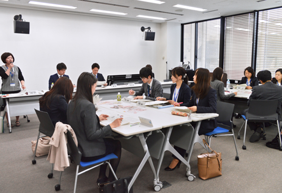 2017年度の初回会議では意見交換会の開催など具体的な施策を検討（４月２７日、中央労働金庫本店ビル）＜ニッキン6月2日号10面＞