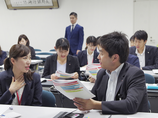 日本CIS認定協会の研修プログラムに参加する長野銀行マネー・アドバイザー