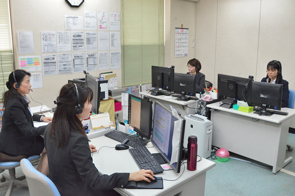 琉球銀行は、スカイプチームが営業店の預かり資産販売を支援する(３月６日、琉球銀行本店)