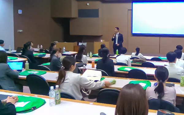 「ファンドラップ」をテーマにした預かり資産担当者向け集合研修の様子（群馬銀行研修所、５月23日）