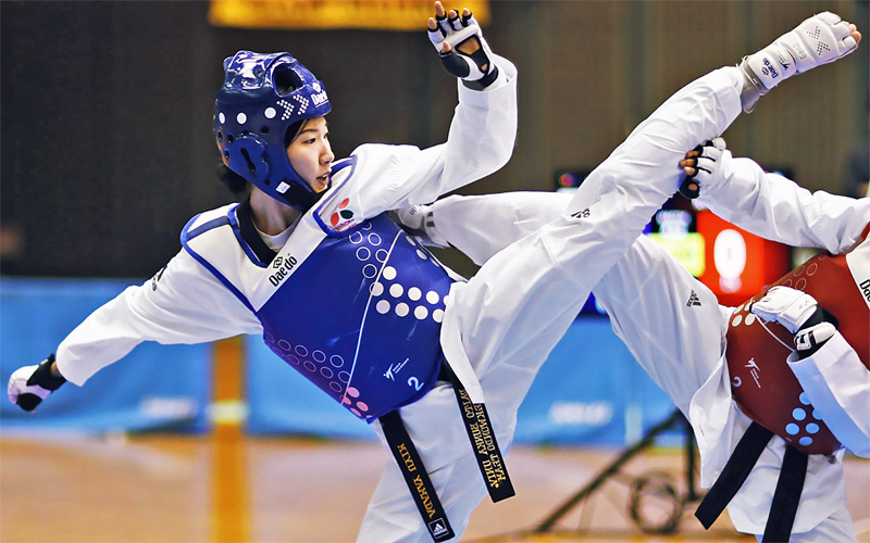 2月の第12回全日本テコンドー選手権大会で優勝を果たした山田さん(城北信金提供)