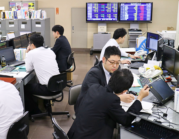 年1月10日号6 7面 特集 地域金融機関 有価証券運用を高度化 現場直視の紙面づくりを目指す金融情報機関 ニッキン Web Site 日本金融通信社 年1月10日号6 7面 特集 地域金融機関 有価証券運用を高度化 現場直視の紙面づくりを目指す金融情報機関 ニッキン Web Site 日本金融通信社