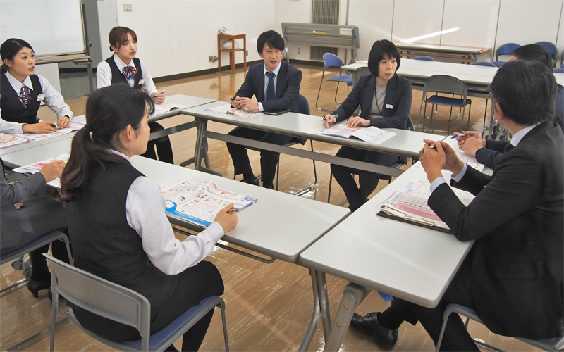 会議などでは意見やアイデア出しが活発に行える雰囲気を醸成する（２月17日）