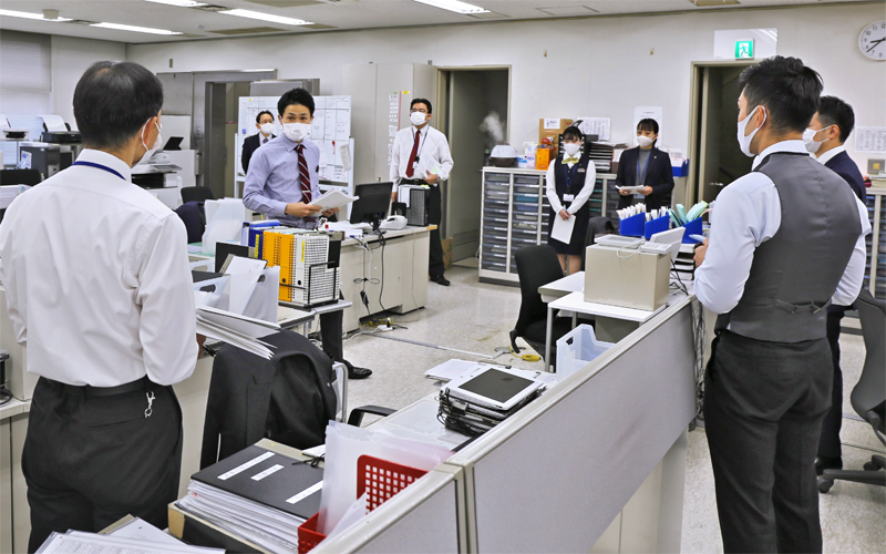 朝礼で成功事例、失敗事例を発表し、営業活動に生かす(12月9日)