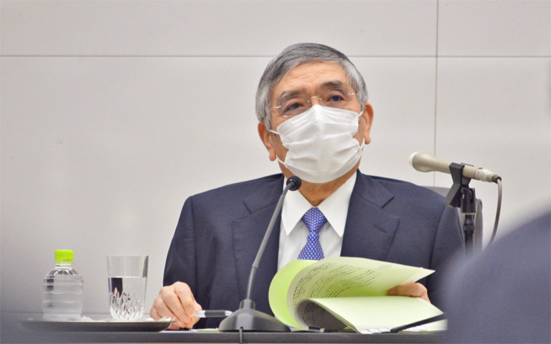 特別当座預金制度の導入を決めた日銀の黒田東彦総裁(2020年12月18日、日銀本店)