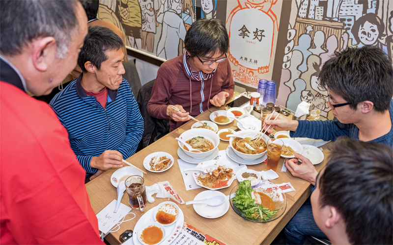 リアルのイベント開催で企業と投資家のつながりを強化するファンズ（写真は2019年12月に開催した大阪王将の試食会）