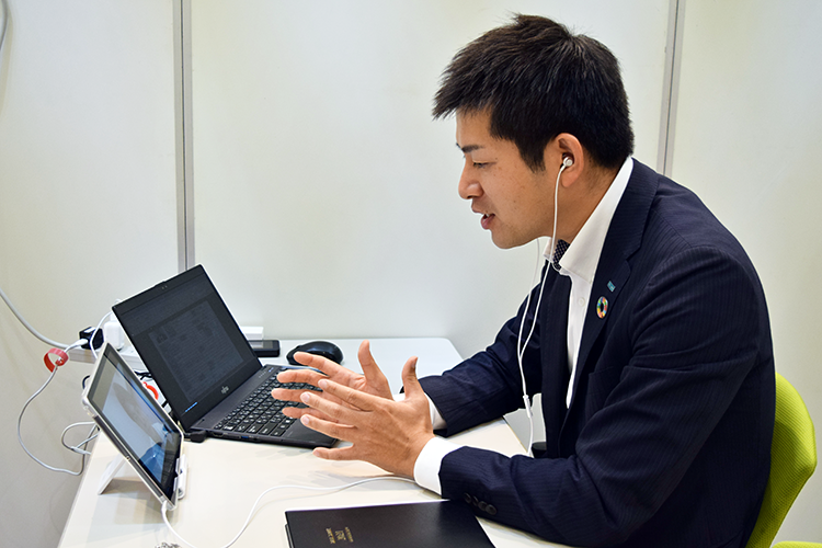 三井住友海上の１次面接。初対面時の緊張を和らげる時間を確保するため前年より面接時間を１５分長くした（6月1日、駿河台ビル）