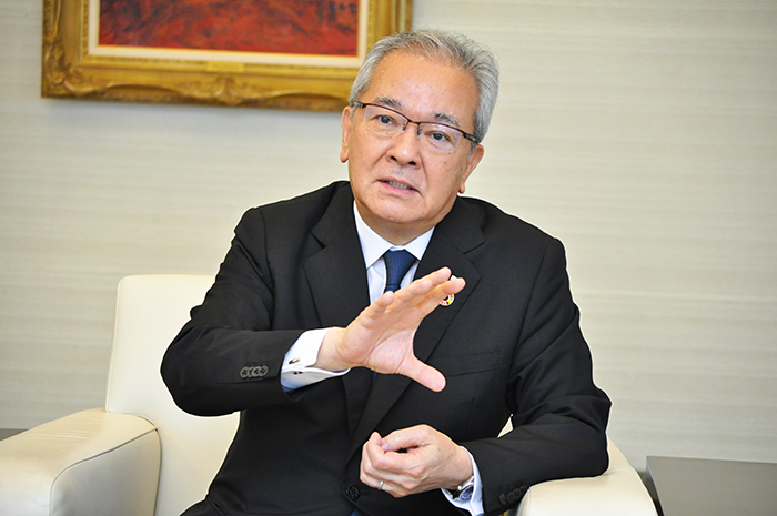 高島・全銀協会長