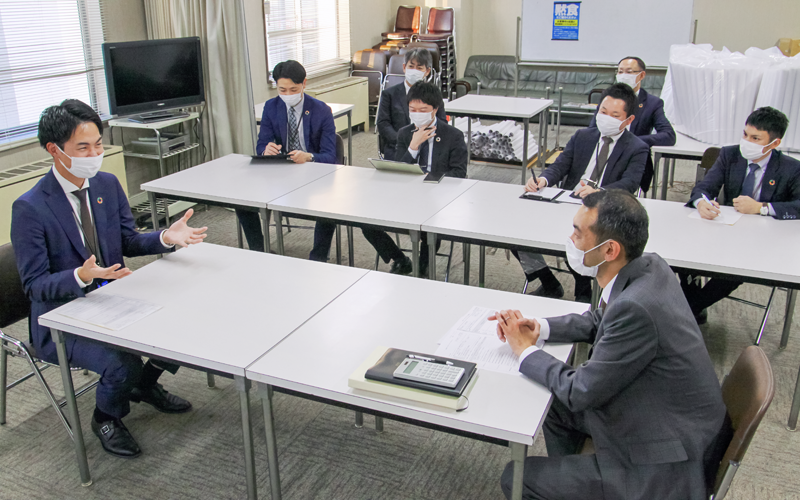 「対話力向上研修」は店舗2階の食堂で開催(11月19日)