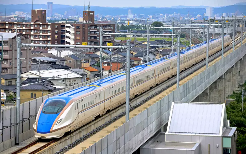 福井県にとっては初の新幹線開通。首都圏から来る観光客に期待がかかる（JR西日本提供）