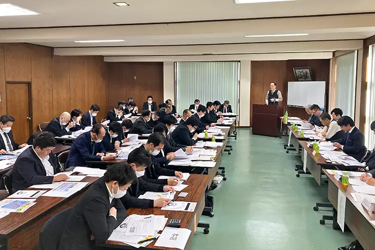 「東京チーム支援サポートプラン会議」では、5支援機関の知見を活用して返済が困難になっているコロナ融資先などを支援する(3月18日、小松川信用金庫平井支店)