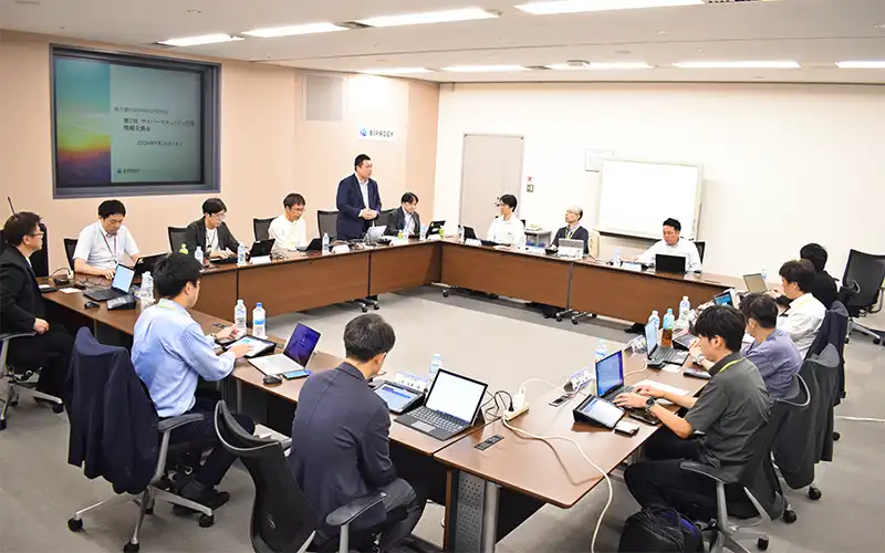 バンクビジョン加盟行の情報交換会では金融庁の「金融分野におけるサイバーセキュリティーに関するガイドライン」の理解を深めた(9月26日、ビプロジー本社)
