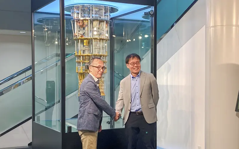 富士通は2024年8月、大阪大学量子情報・量子生命研究センターと量子コン実用化に近づく新技術を発表。日進月歩、性能強化が進む(2024年8月28日、川崎市)