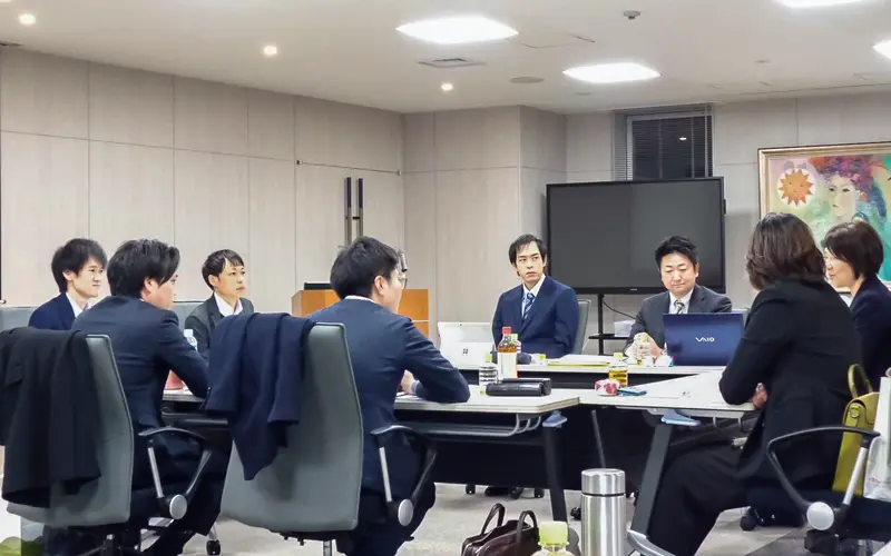名古屋市信保協は後継者候補に経営手法を助言し、経営者への第一歩を後押しする(名古屋市信保協提供)