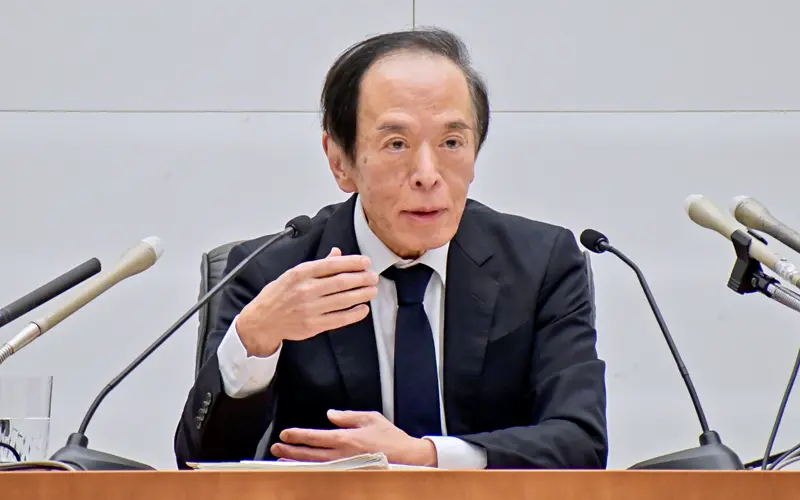 政策金利の0.5%への引き上げを決定した金融政策決定会合後、会見に臨む植田和男総裁(1月24日、日本銀行本店)