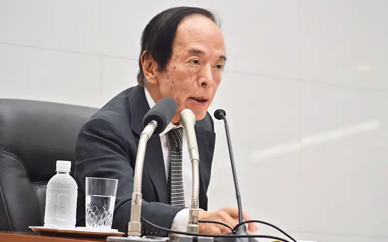 ETFの処分計画について説明する植田和男総裁（9月19日、本店）
