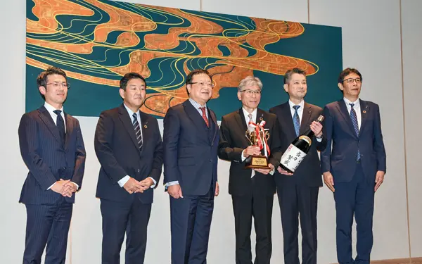 2025年11月14日号4面 広島銀行、M&A部隊倍増 30人に、件数増やニーズ多様化