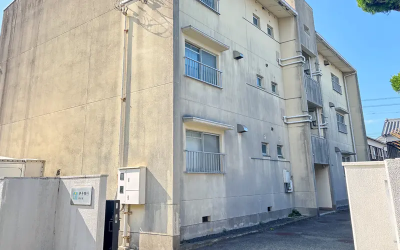 伊予銀行が空き部屋を寮として提供する家族寮（11月６日）