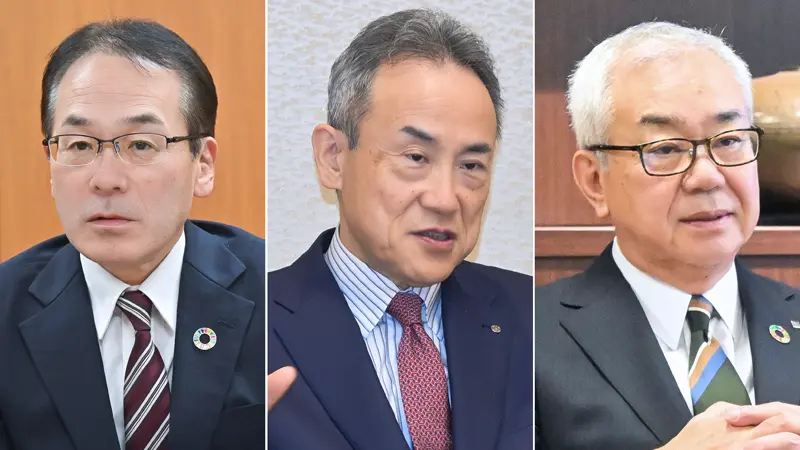 （左から）岩山徹・岩手銀行頭取、小林英文・七十七銀行頭取、佐藤稔・東邦銀行頭取