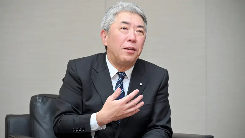 インタビューに答える大山一也・三井住友信託銀行社長