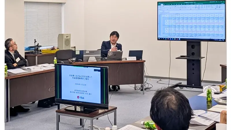 10信金の担当者らが収益シミュレーションの手法を聞いた(1月23日、信金中金南九州支店、同支店提供)
