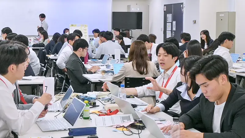 2026年5月1日号16面　金融界、新人へAI研修、人的資本も理解促す