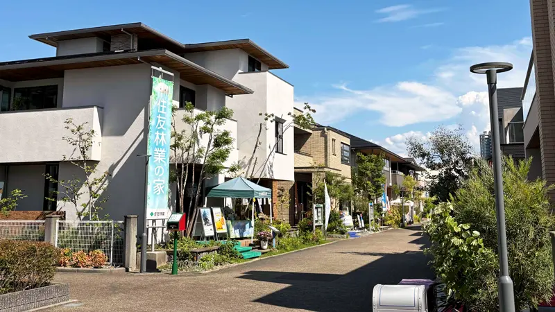原材料価格や人件費の上昇に伴う物件価格の高騰で住宅ローンの借入額の大口化が進む(堺市の住宅展示場)